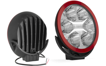 Drogowy reflektor z diodami LED i czerwoną ramką (liczba cechowania 50)