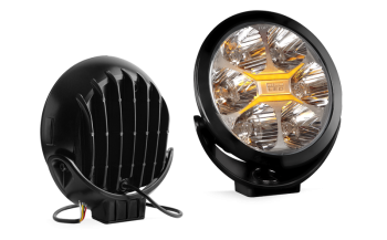 Drogowy reflektor z diodami LED, czarną ramką i dwukolorowym światłem pozycyjnym